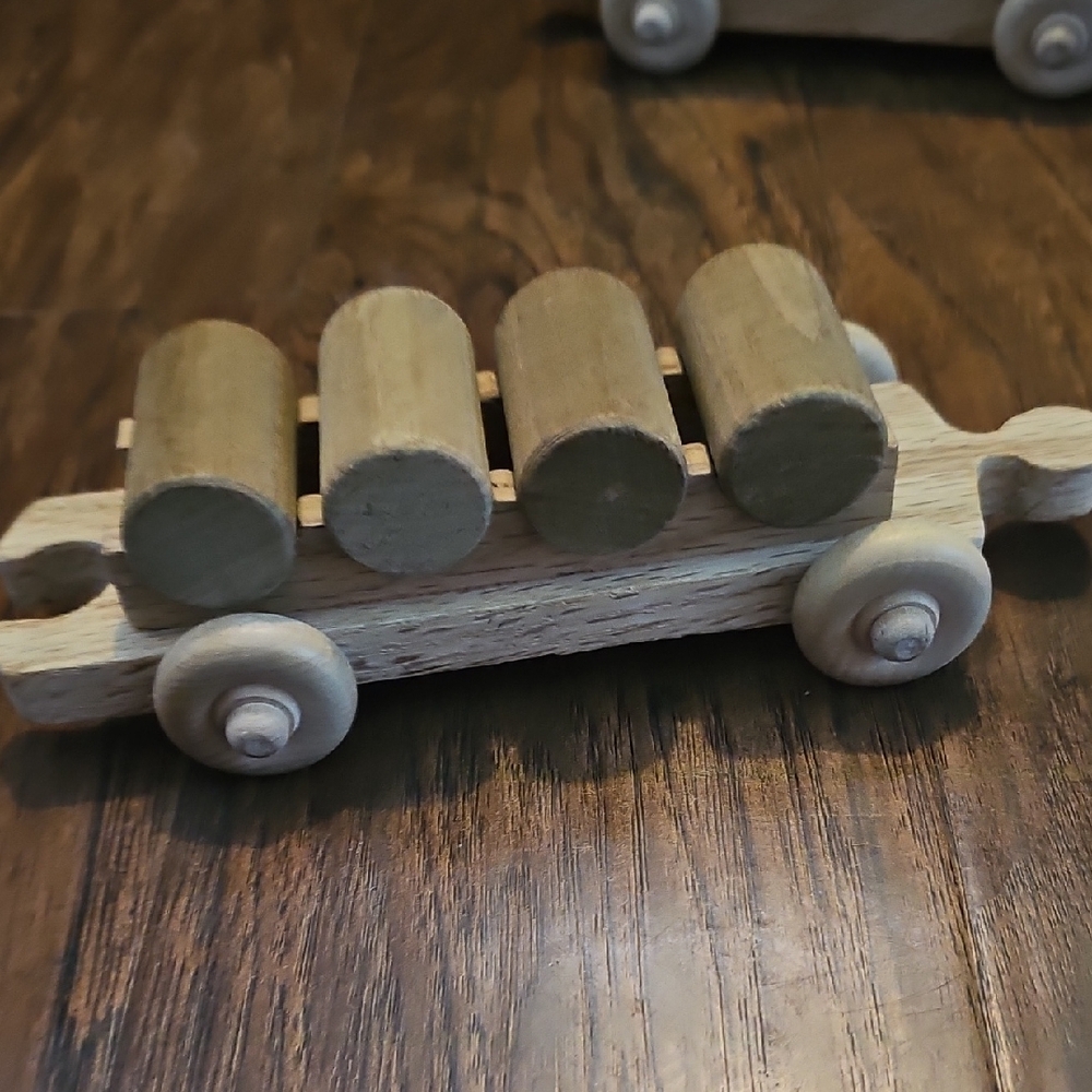 BOGO🎀 4pc Wooden Train Set for Kids - Picture 4 of 8